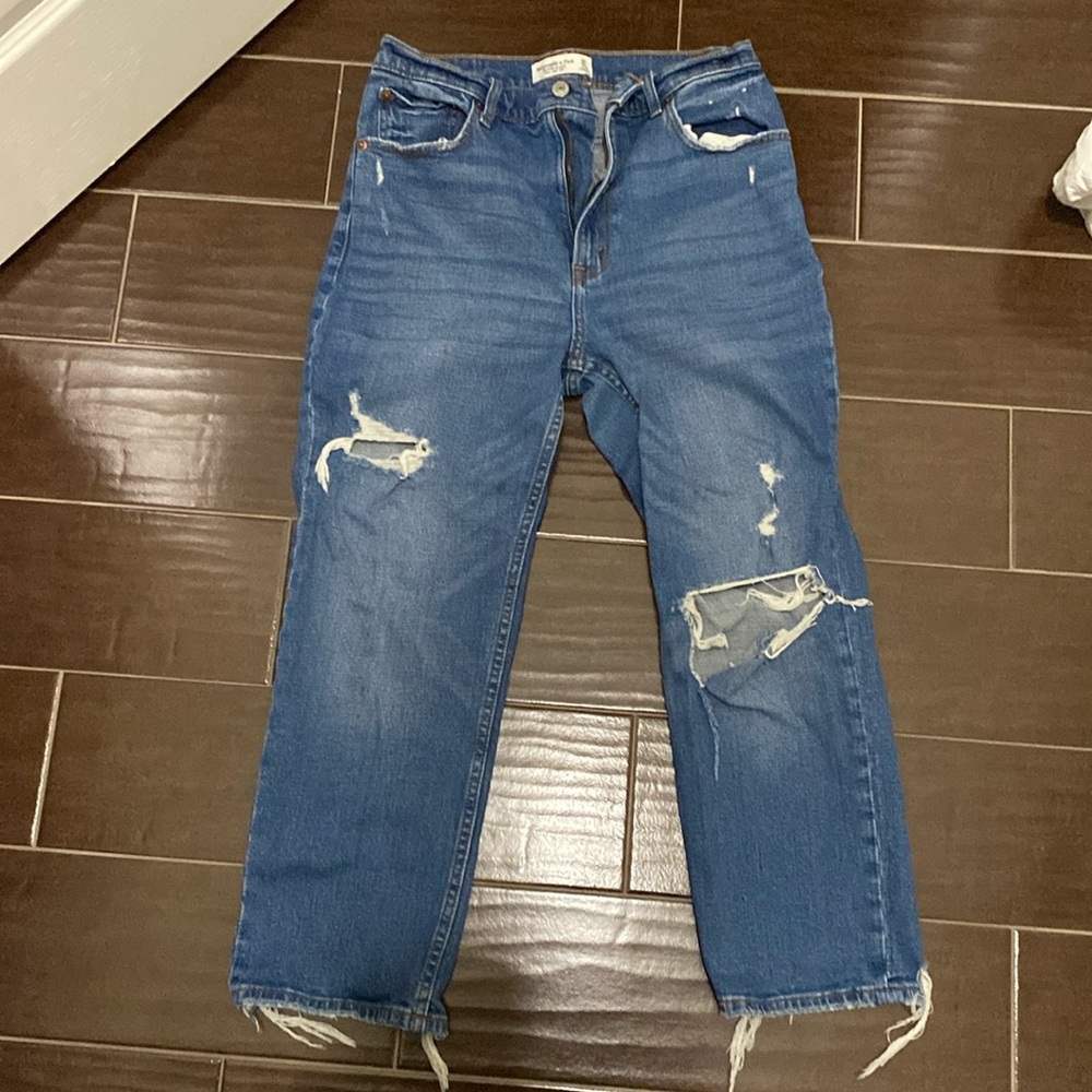 Abercrombie & Fitch
Ankle straight ultra high rise jeans
30/10 short